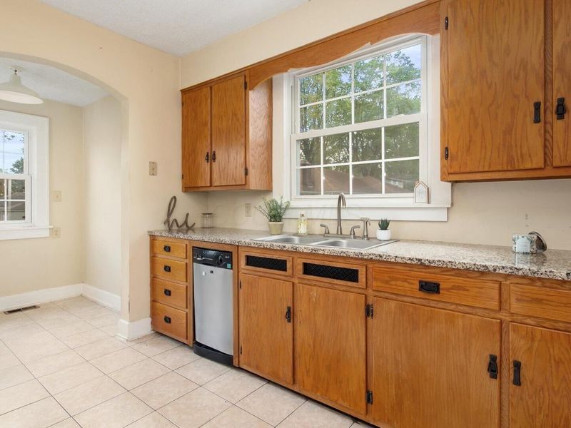 1195 W Main Street, Newark, OH 43055 Photo 18