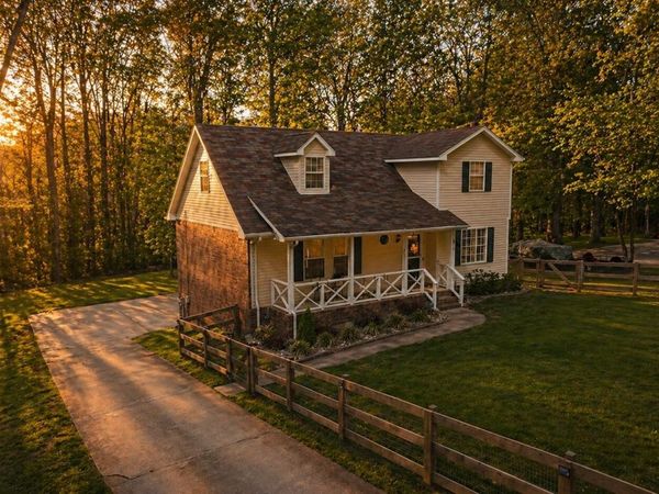 424 Tyler Ct , Cottontown, TN 37048