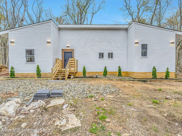 20 Cheyenne Trail, Gouldsboro, PA 18424