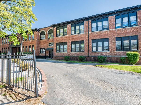 426 2nd Avenue SE, Hickory, NC 28601