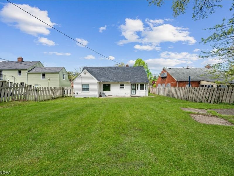 3454 Monticello Boulevard , Cleveland Heights, OH 44121 Photo 4