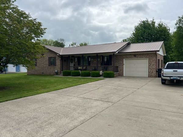 812 Cherry Wood Lane , Grayson, KY 41143