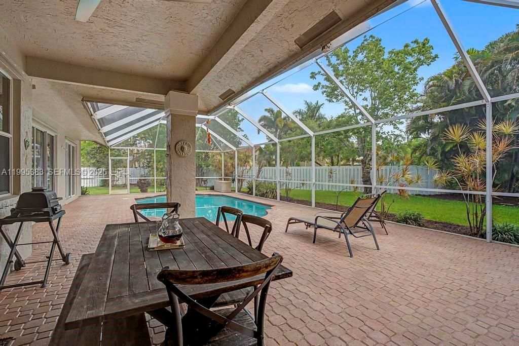 17921 NW 10th St, Pembroke Pines, FL 33029 Photo