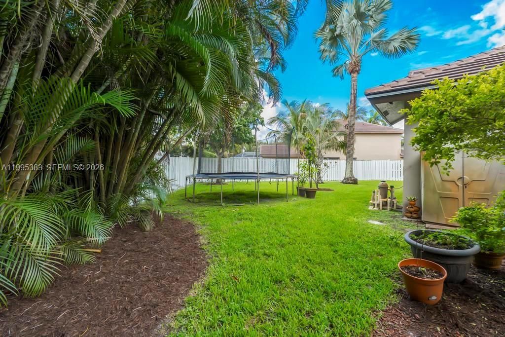 17921 NW 10th St, Pembroke Pines, FL 33029 Photo