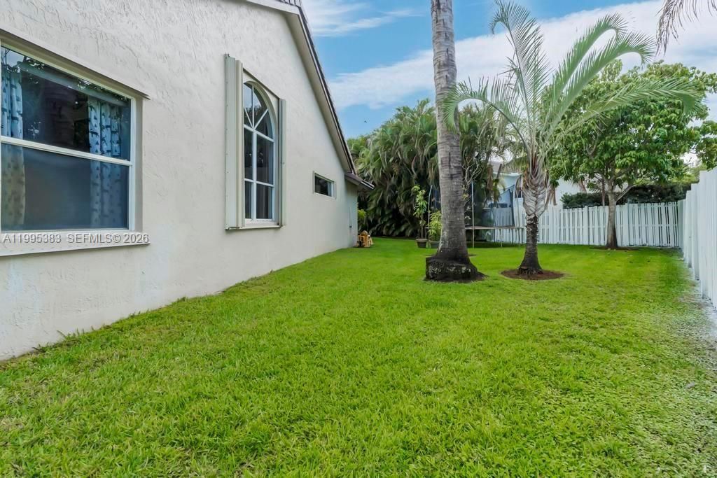 17921 NW 10th St, Pembroke Pines, FL 33029 Photo