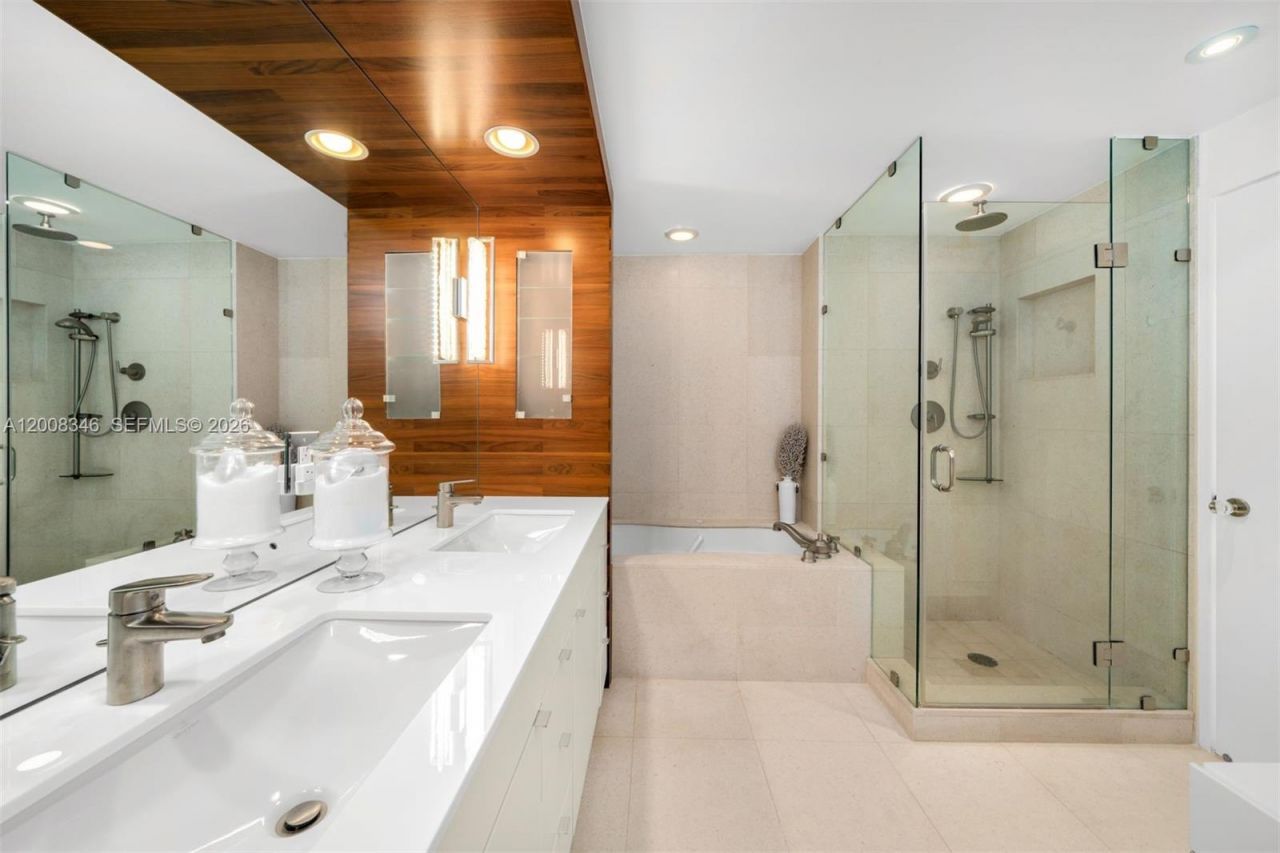 6799 Collins Ave , Unit 902, Miami Beach, FL 33141 Photo