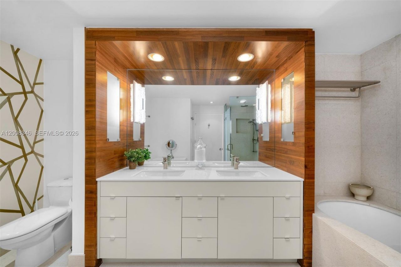 6799 Collins Ave , Unit 902, Miami Beach, FL 33141 Photo
