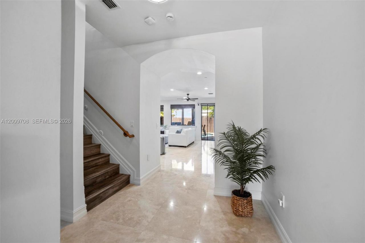 542 NE 17th Ave , Fort Lauderdale, FL 33301 Photo