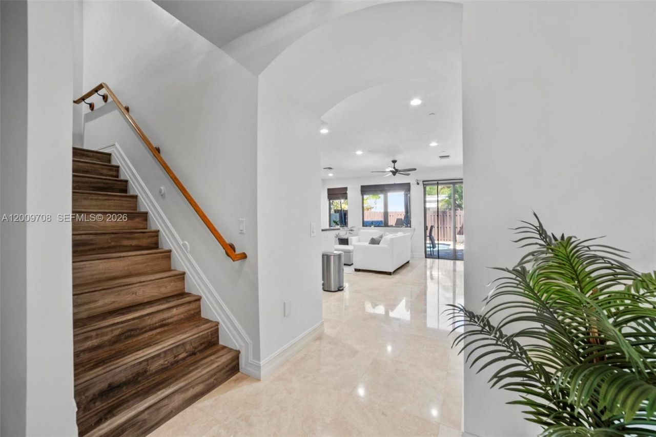 542 NE 17th Ave , Fort Lauderdale, FL 33301 Photo