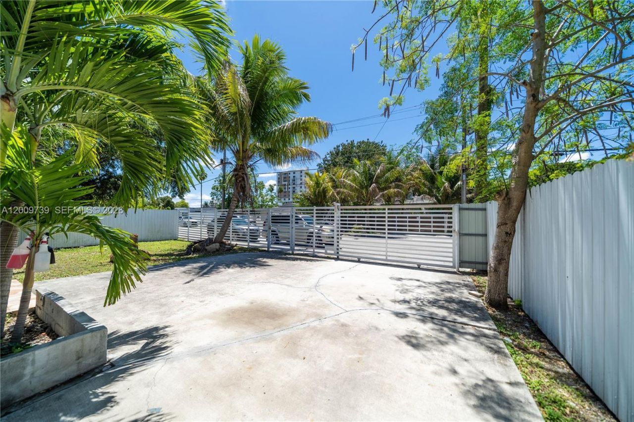 235 NW 59th St , Miami, FL 33127 Photo