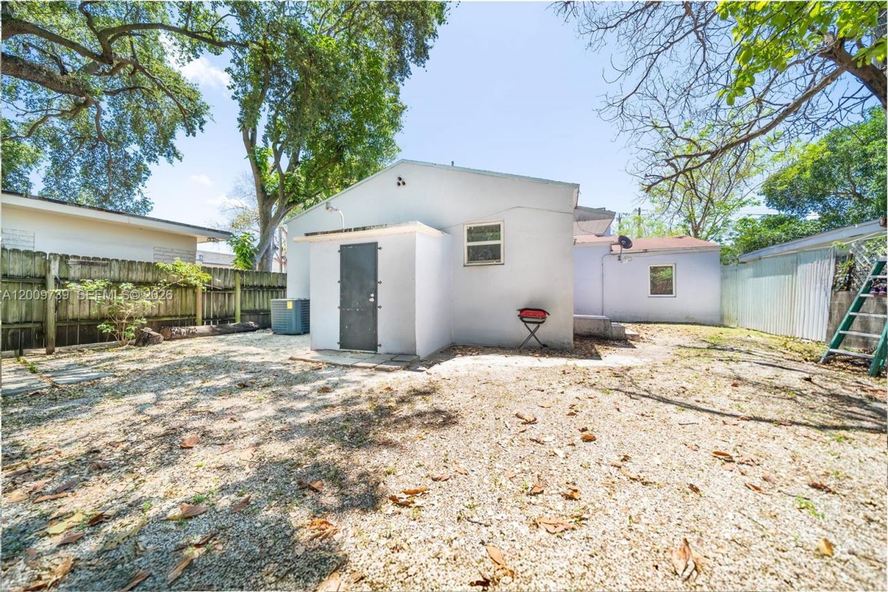 235 NW 59th St , Miami, FL 33127 Photo
