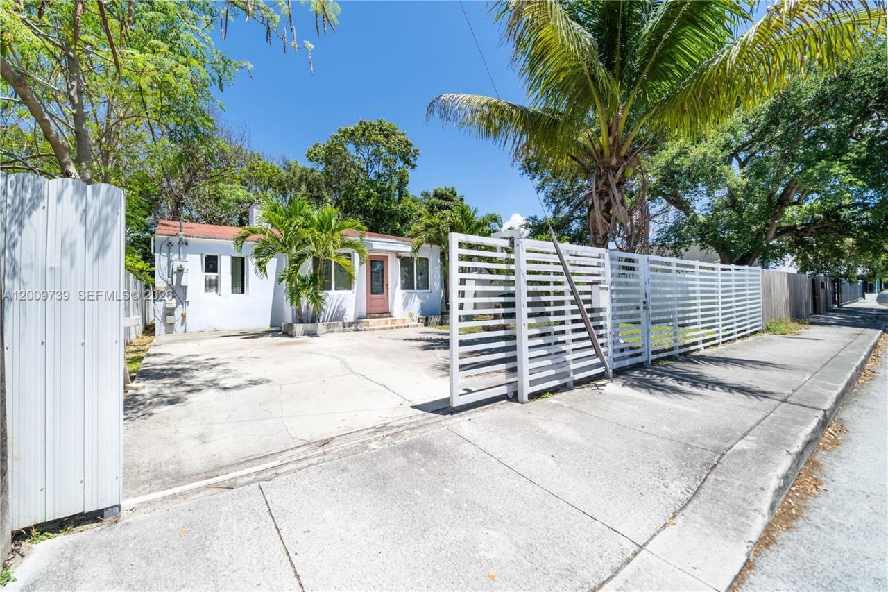 235 NW 59th St , Miami, FL 33127 Photo