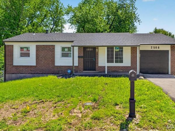 2508 Countess Drive, St Louis, MO 63136