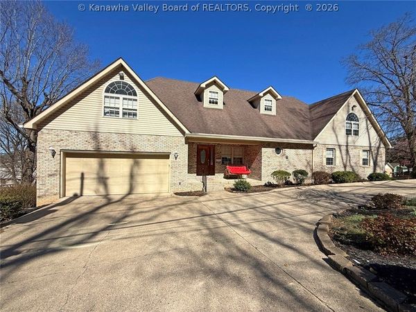 312 9th Avenue, St Albans, WV 25177