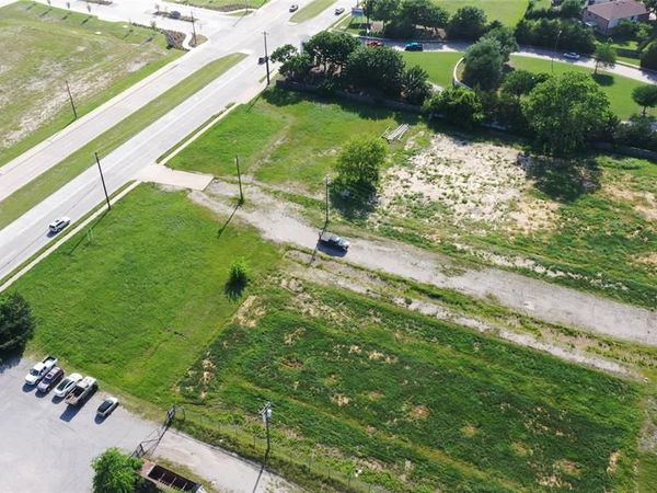 920 W White Street , Anna, TX 75409