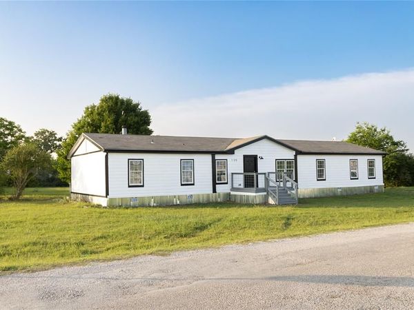 135 Paint Court, Stephenville, TX 76401