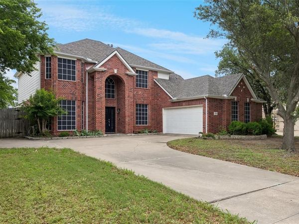 2702 Saint Charles Drive, Mansfield, TX 76063