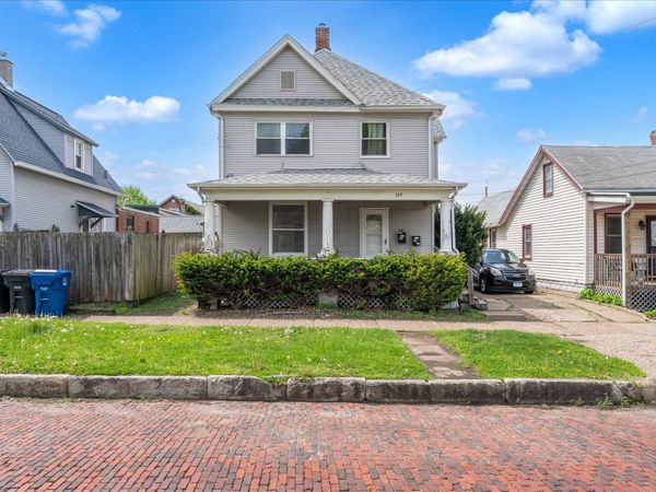 349 10th Street , Moline, IL 61265