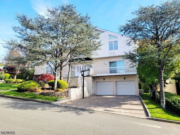 307 Center St, Englewood Cliffs, NJ 07632