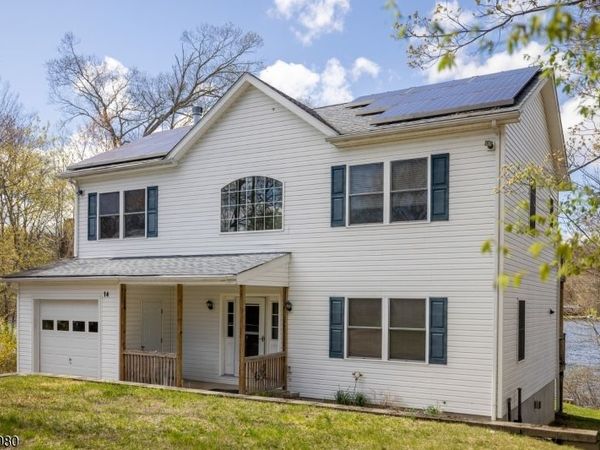 14 E Shore Dr, Hampton, NJ 07860