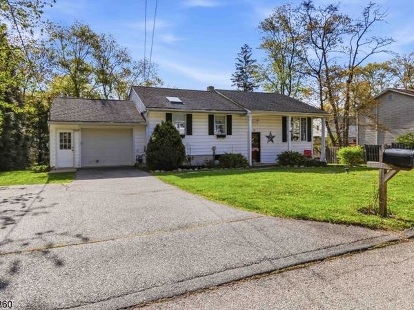 23 Hancock Dr, West Milford, NJ 07480