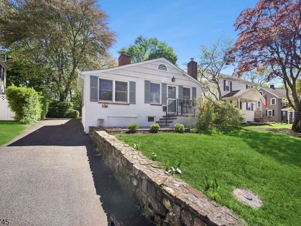 32 Center St, Bernardsville, NJ 07924