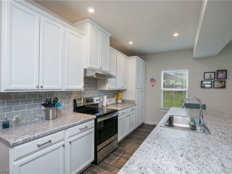 2735 Forestview Street NE, Canton, OH 44721 Photo 11