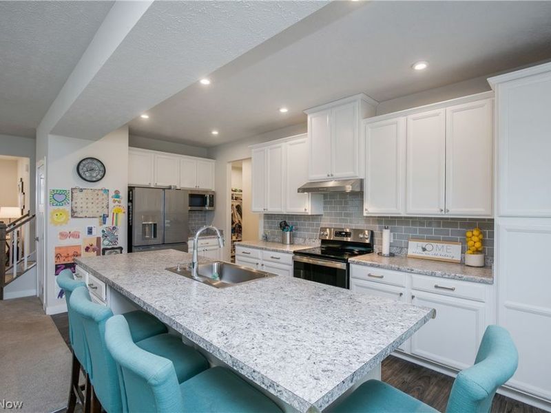 2735 Forestview Street NE, Canton, OH 44721 Photo 9