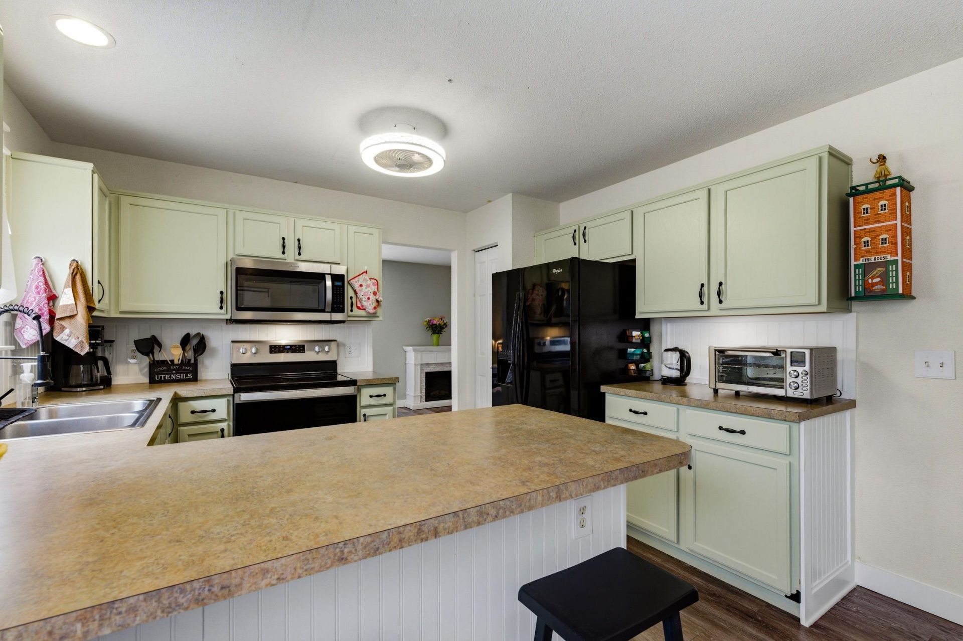 1251 Eagle Creek Dr. Photo 14