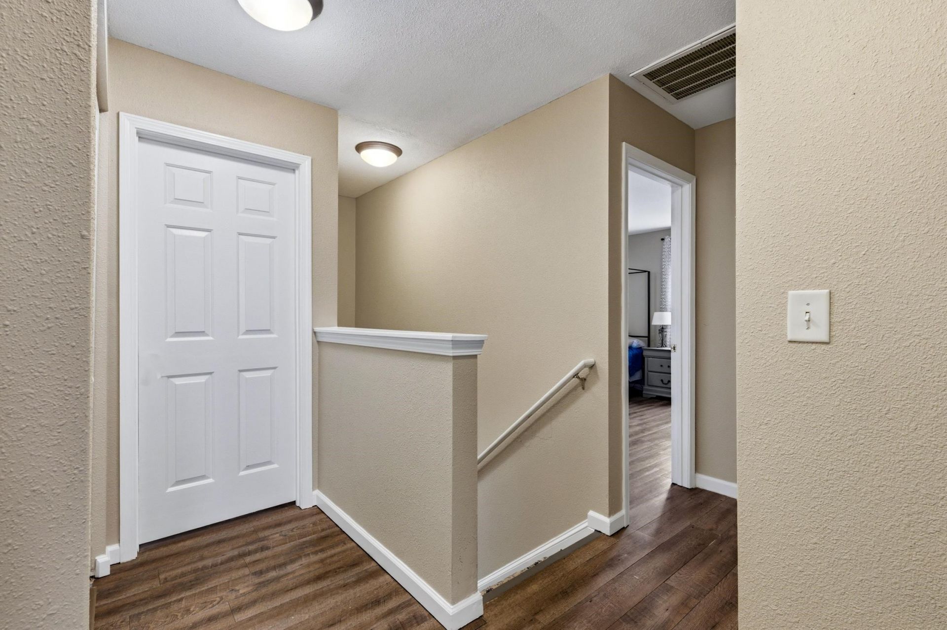 1251 Eagle Creek Dr. Photo 16