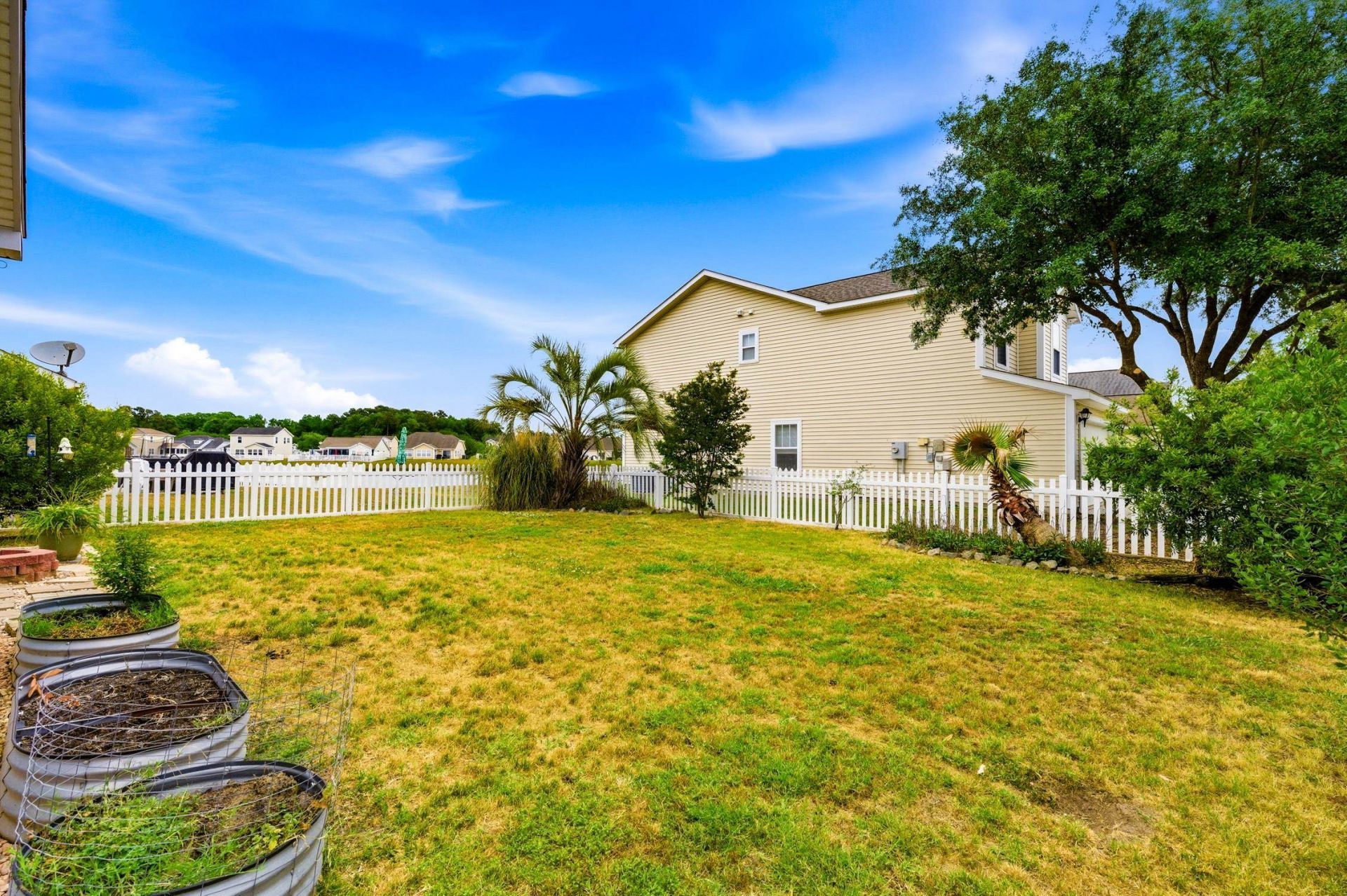 1251 Eagle Creek Dr. Photo 30