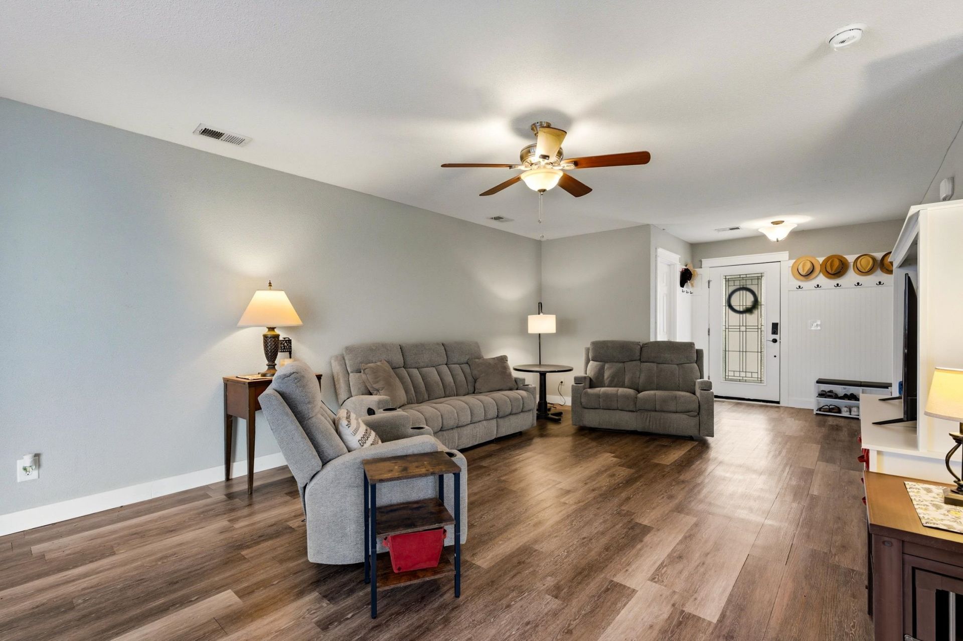 1251 Eagle Creek Dr. Photo 6