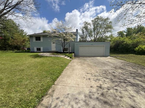 5305 Westbreeze Trail, Fort Wayne, IN 46804