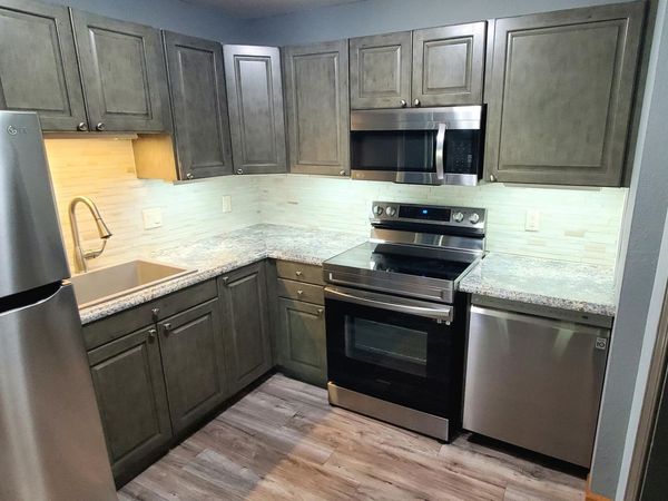 3420 Golfview Drive, Unit 121, Eagan, MN 55123