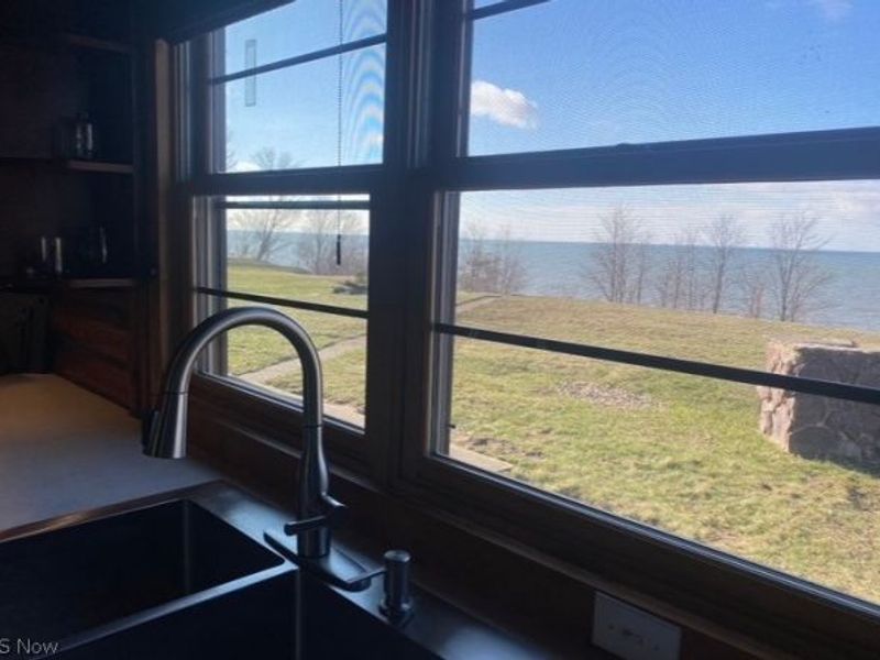 1104 Lake Road, Conneaut, OH 44030 Photo 6