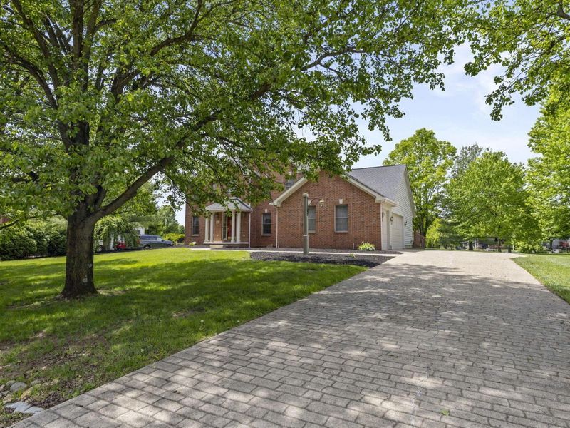 7557 Spring Mill Drive NW, Canal Winchester, OH 43110 Photo 2