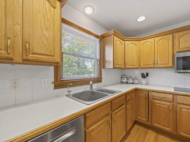 7557 Spring Mill Drive NW, Canal Winchester, OH 43110 Photo 21