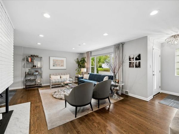 912 Hunter Road , Wilmette, IL 60091