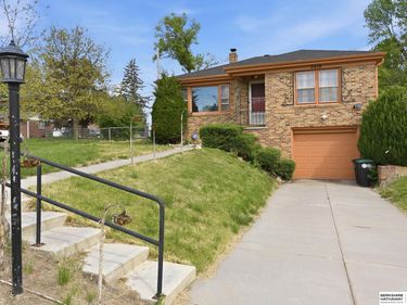 2618 Weber Street , Omaha, NE 68112