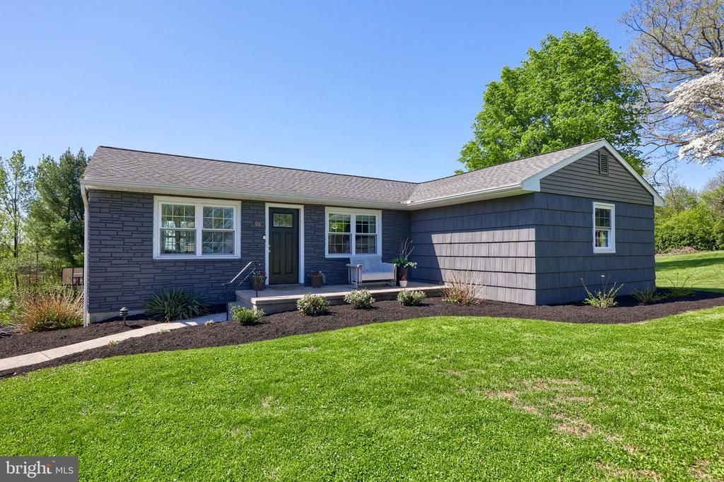 96 W MAIN STREET, BROWNSTOWN, PA 17508