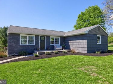 96 W MAIN STREET, BROWNSTOWN, PA 17508