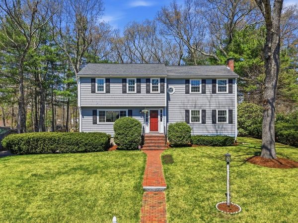 4 Donny Dr, Franklin, MA 02038
