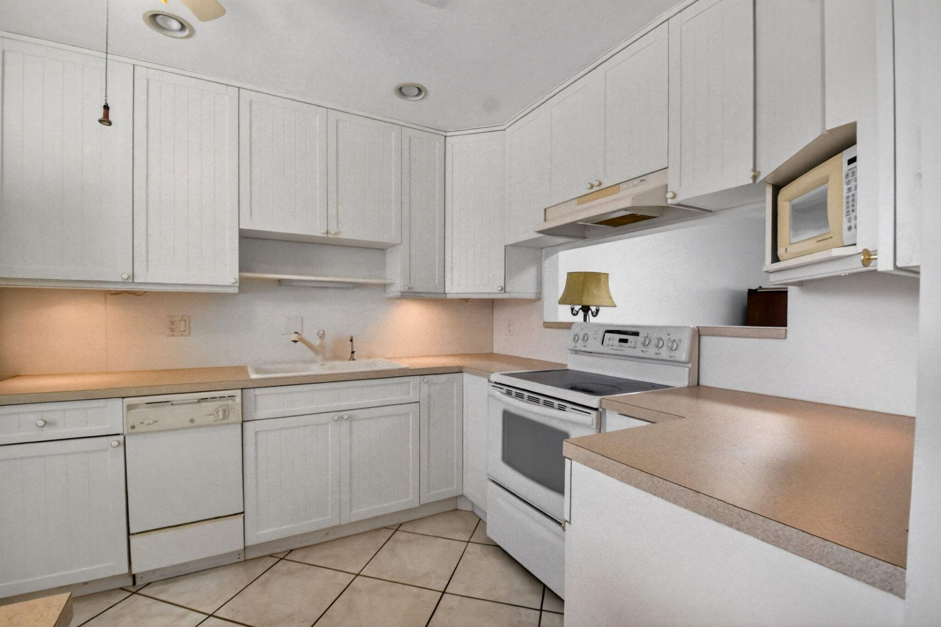 2886 E Fernley Dr Drive E, Unit 9, West Palm Beach, FL 33415 Photo