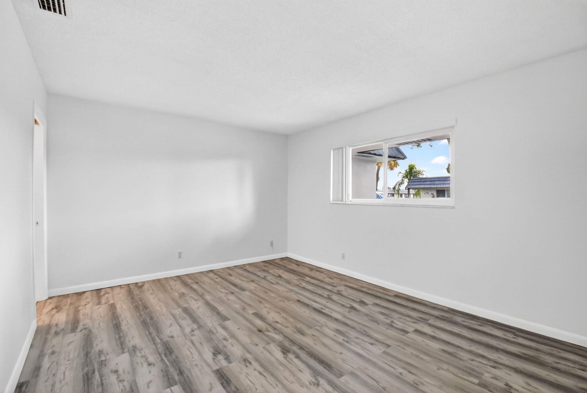 2886 E Fernley Dr Drive E, Unit 9, West Palm Beach, FL 33415 Photo