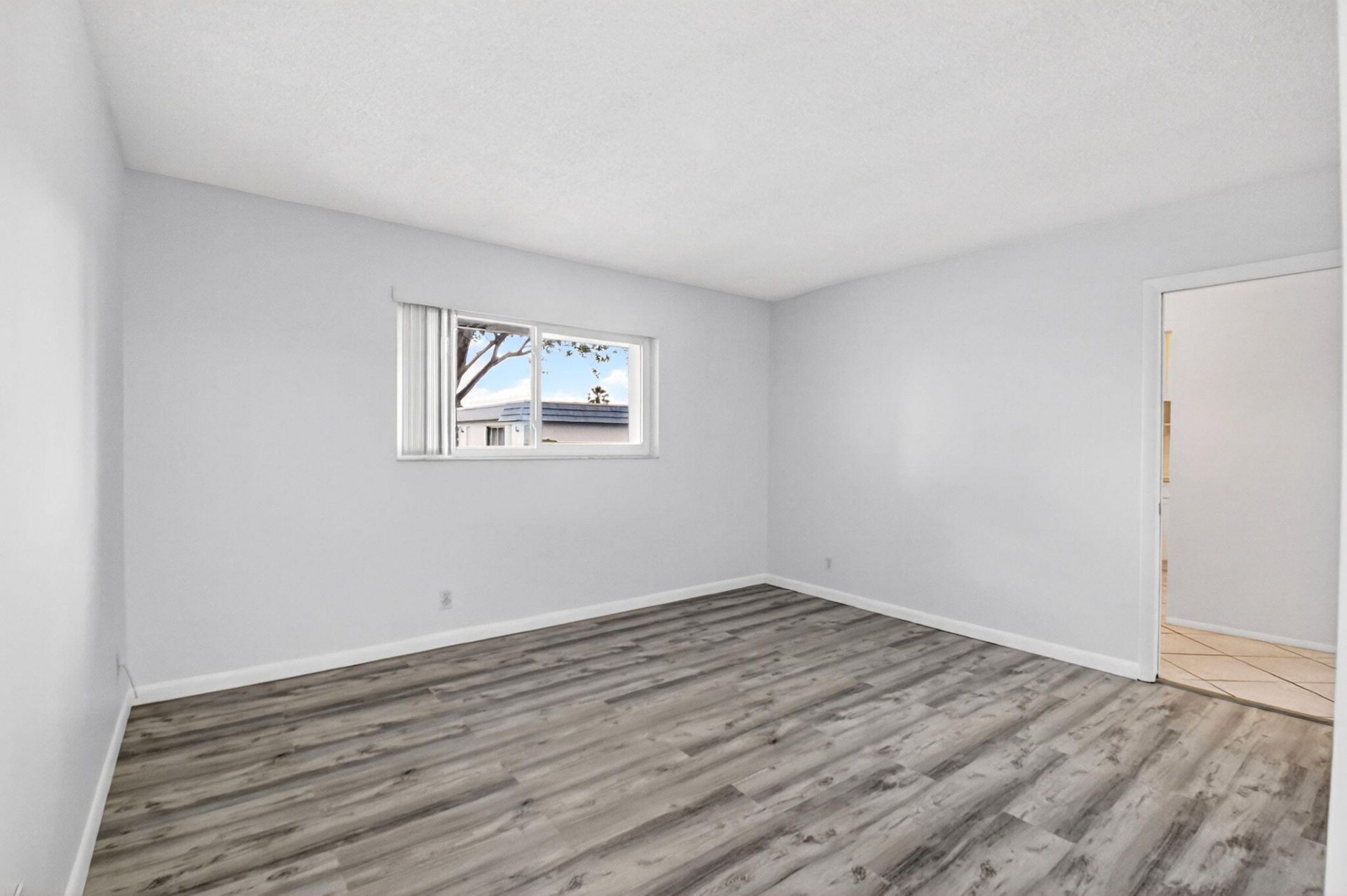 2886 E Fernley Dr Drive E, Unit 9, West Palm Beach, FL 33415 Photo
