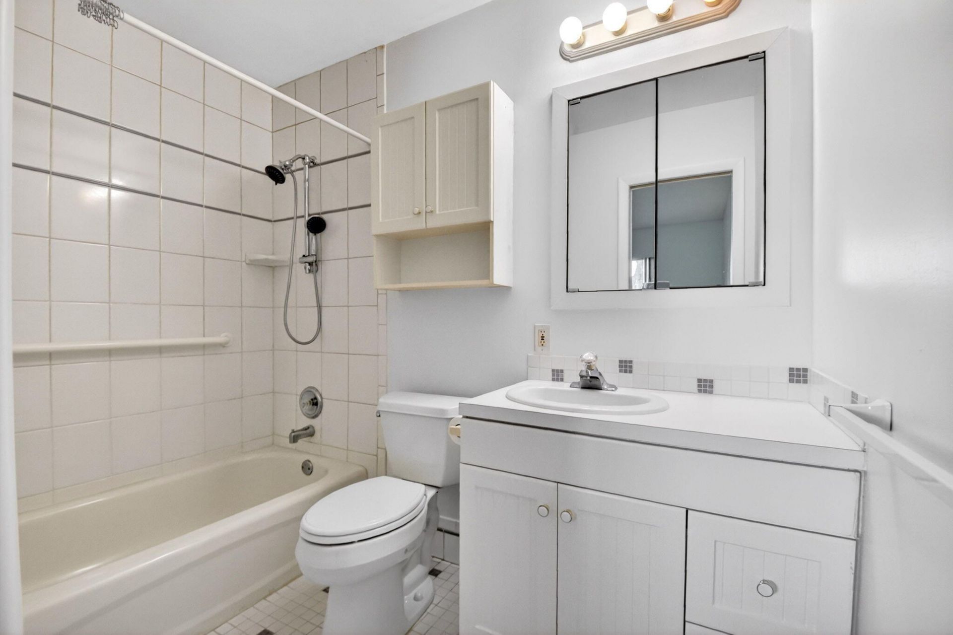 2886 E Fernley Dr Drive E, Unit 9, West Palm Beach, FL 33415 Photo