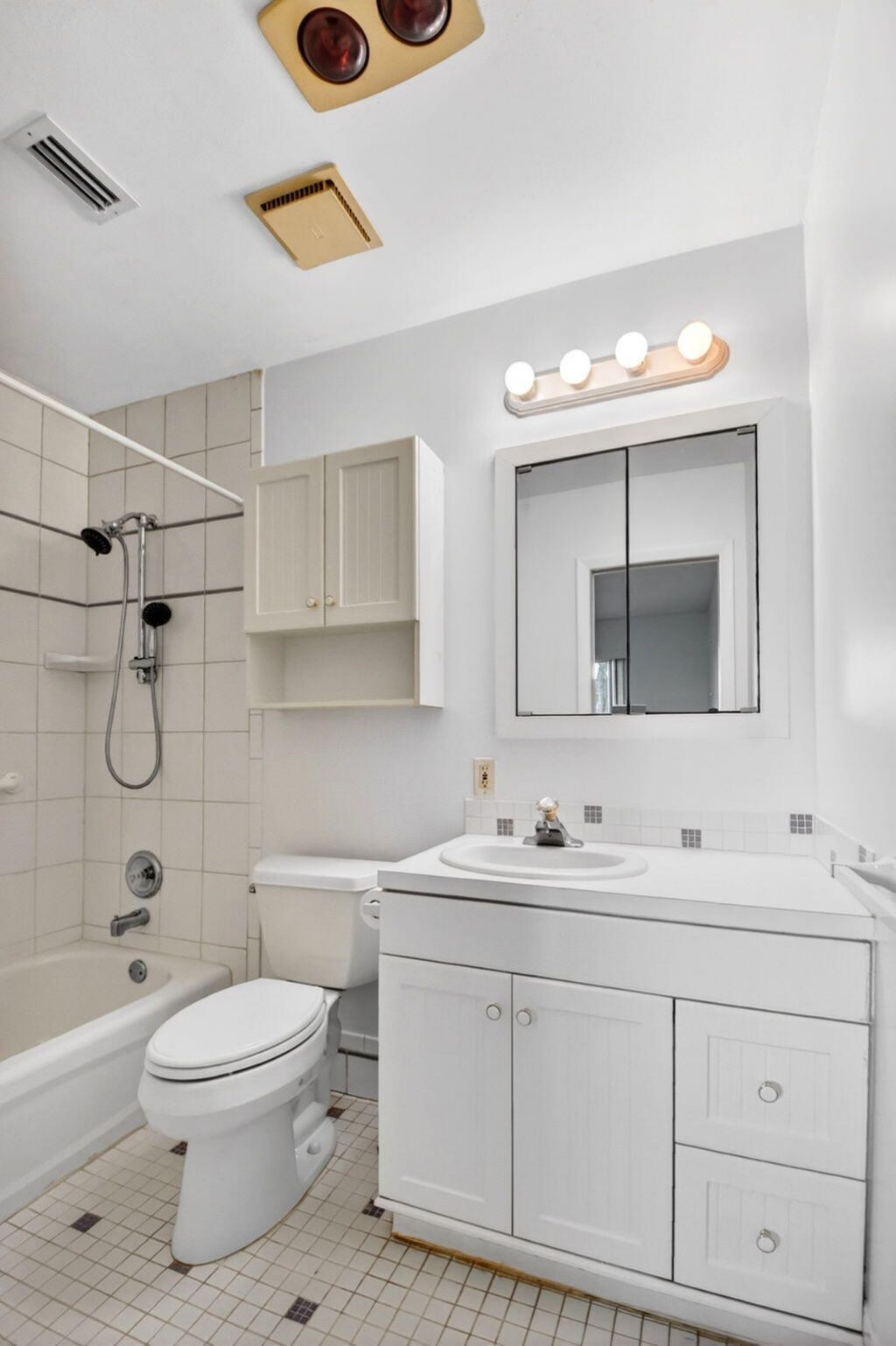 2886 E Fernley Dr Drive E, Unit 9, West Palm Beach, FL 33415 Photo