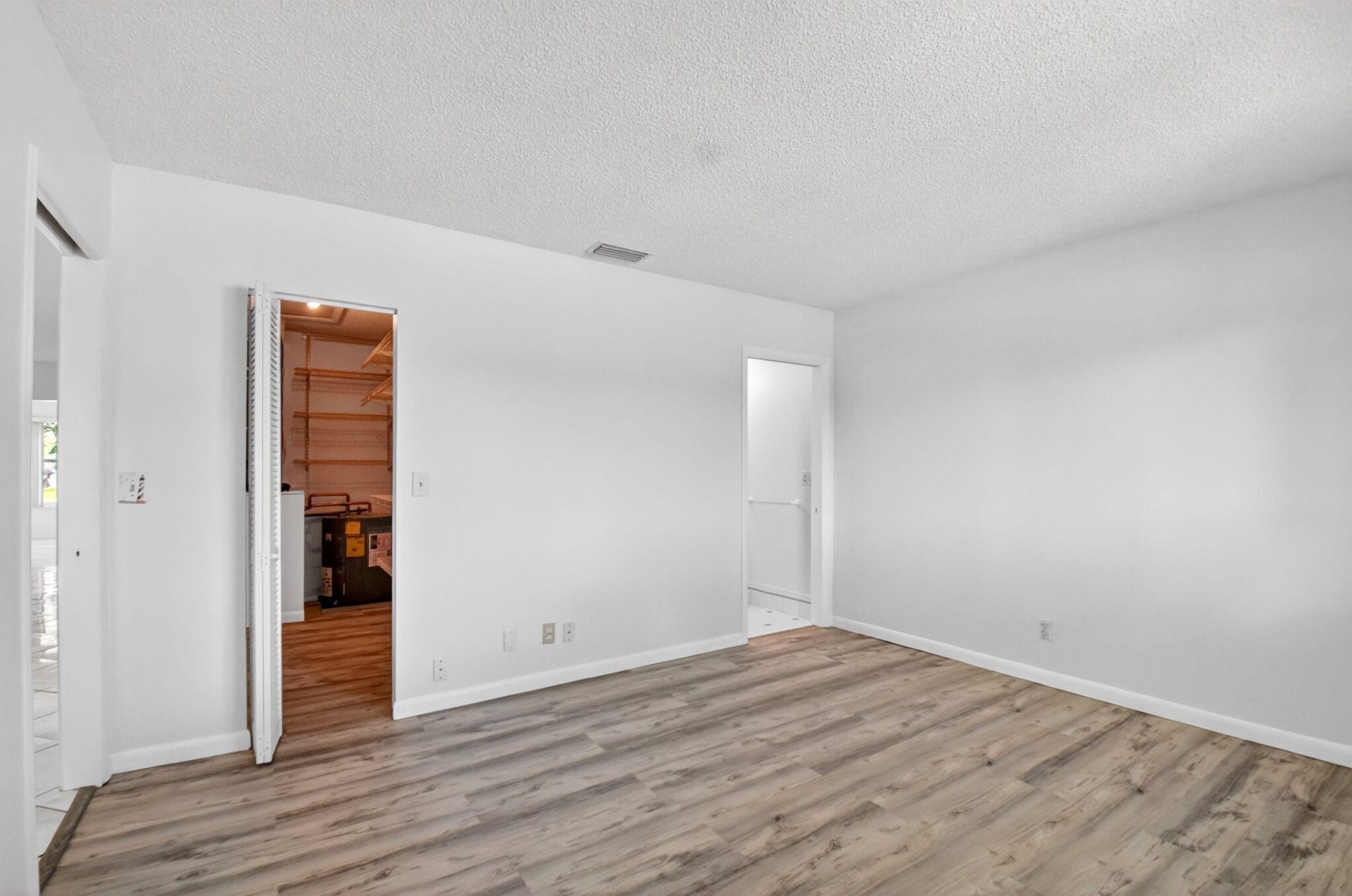 2886 E Fernley Dr Drive E, Unit 9, West Palm Beach, FL 33415 Photo