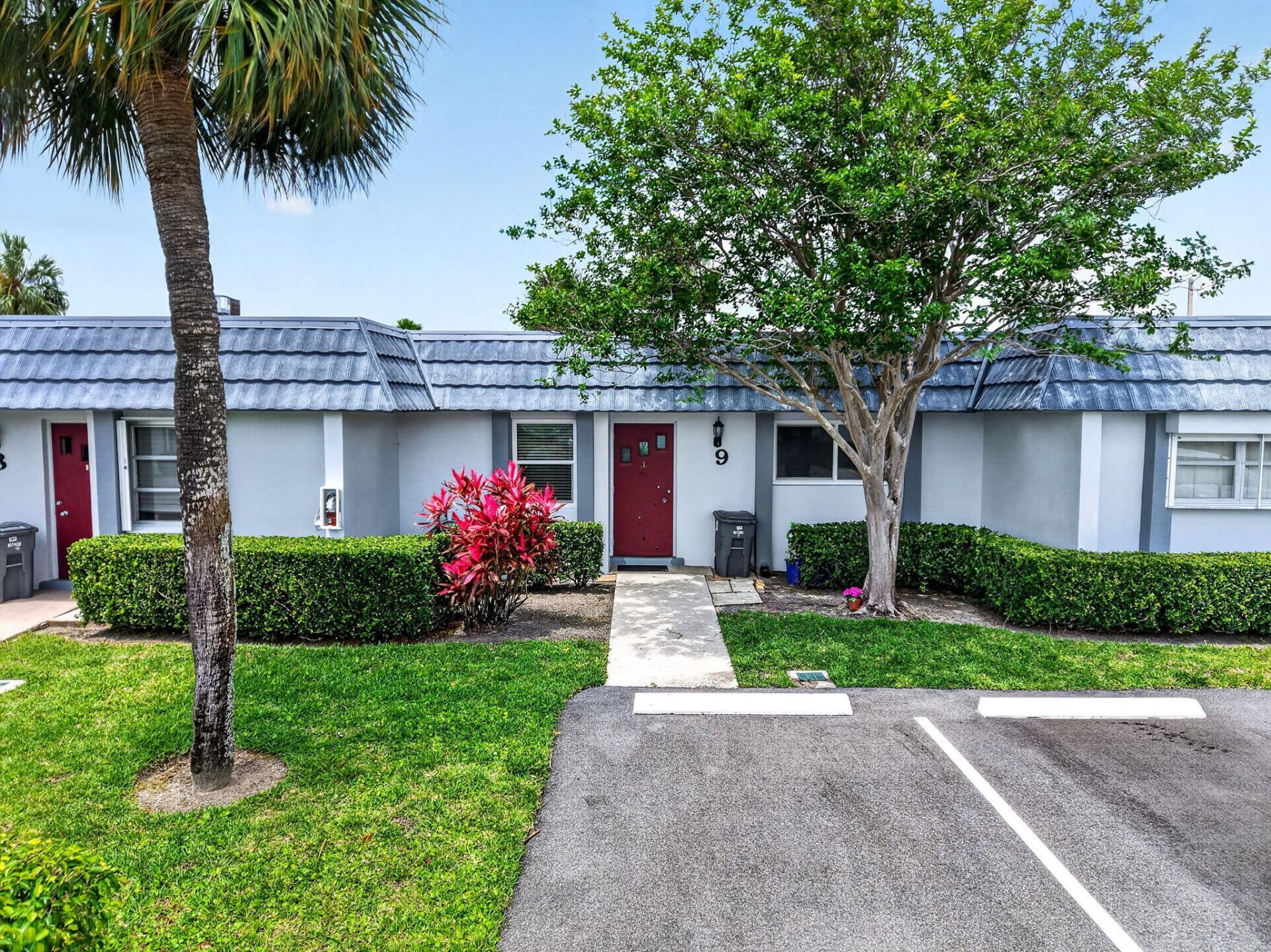 2886 E Fernley Dr Drive E, Unit 9, West Palm Beach, FL 33415 Photo