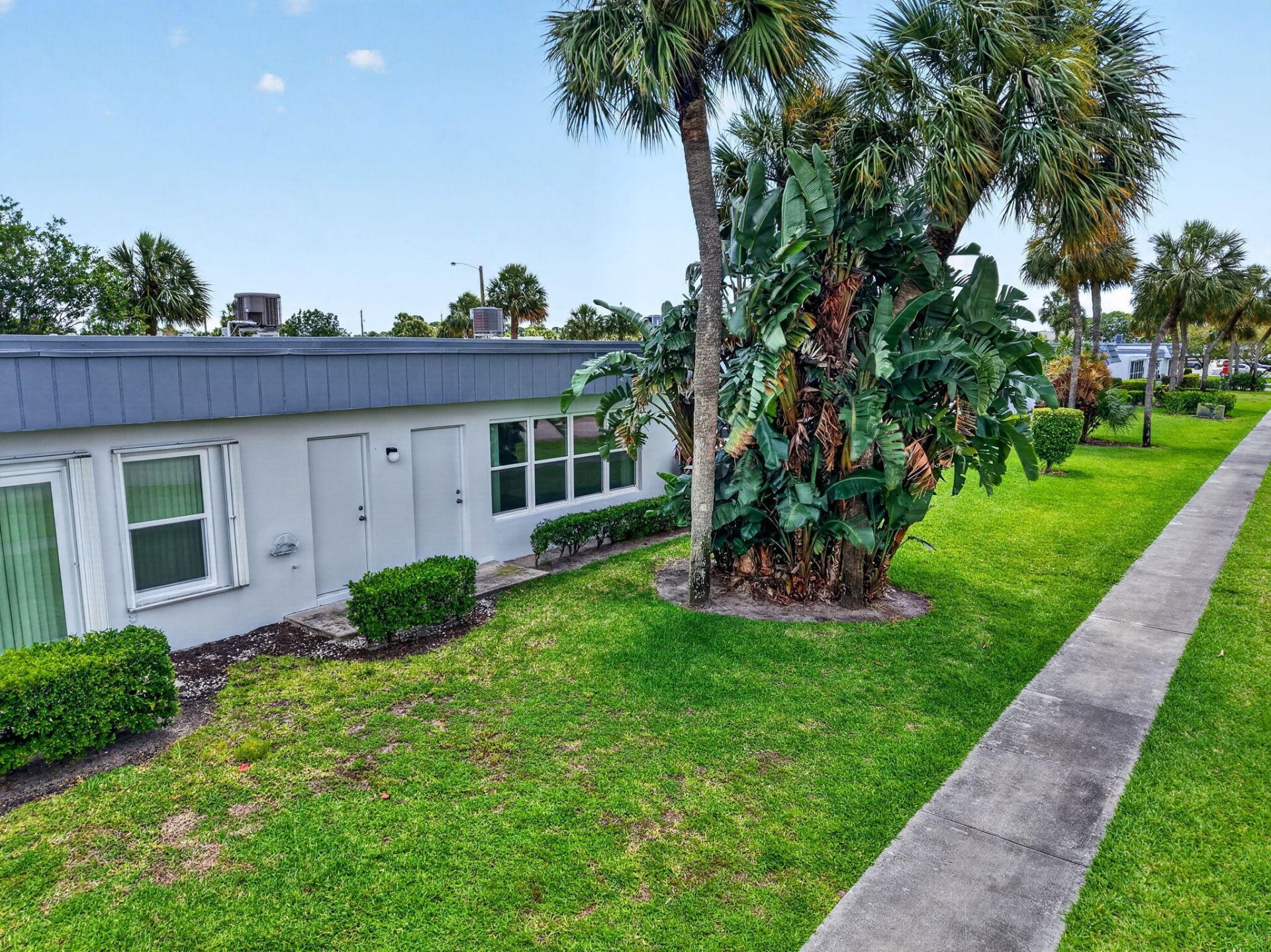 2886 E Fernley Dr Drive E, Unit 9, West Palm Beach, FL 33415 Photo